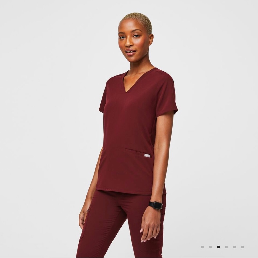 Figs Maroon Scrub set